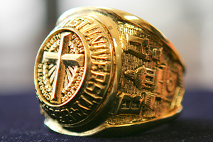 DBU Cross Ring close-up