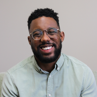 headshot of Arri Evans